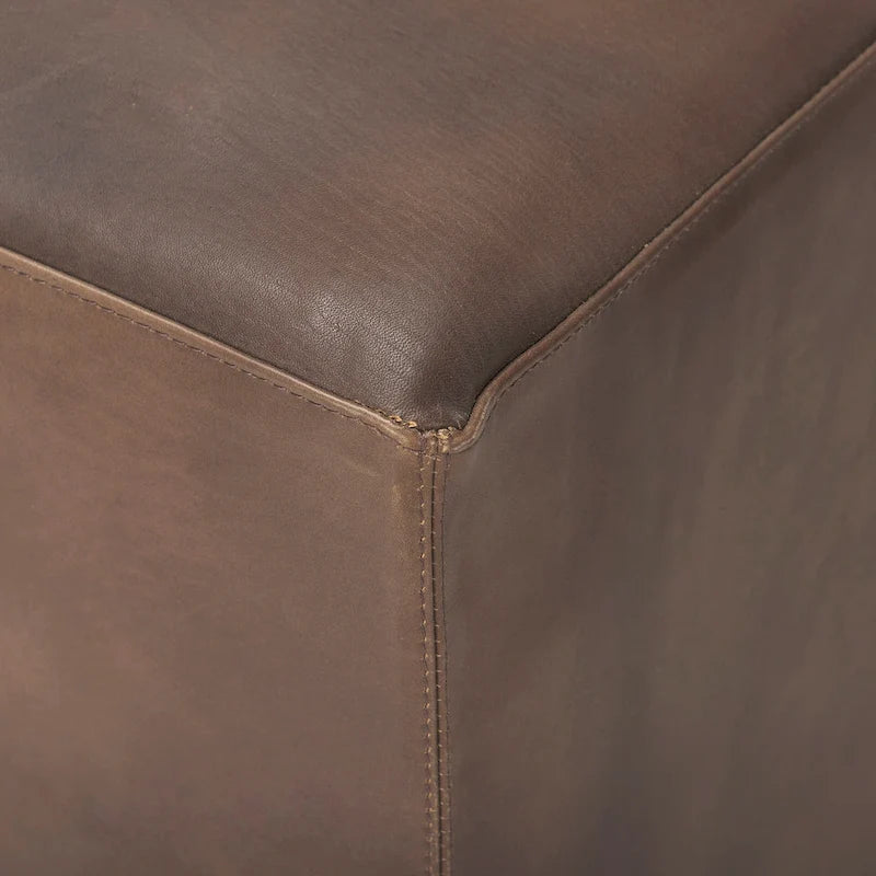 Repose-pieds carré en cuir véritable noir avec base en métal doré (36 pouces)