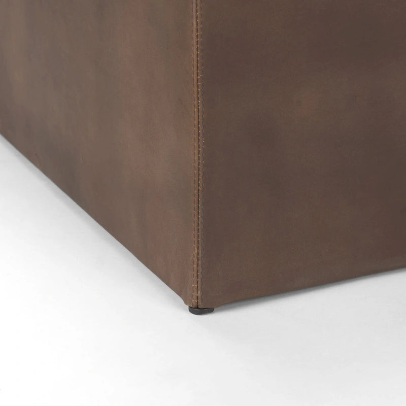 Repose-pieds carré en cuir véritable noir avec base en métal doré (36 pouces)