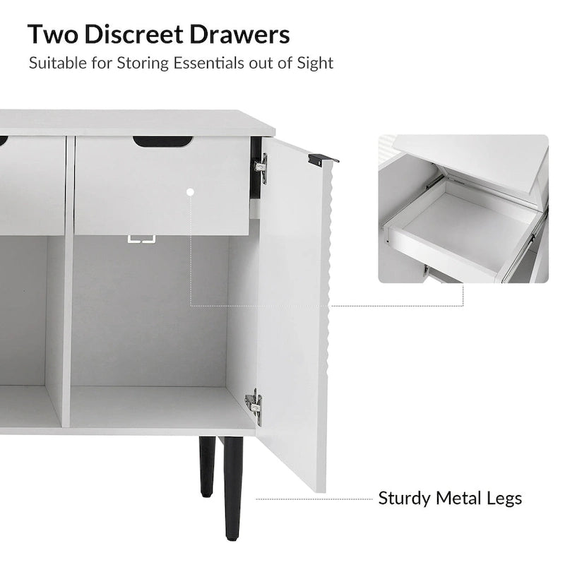 Buffet moderne de 160 cm de large à quatre portes, avec range-bouteilles et pieds en métal.
